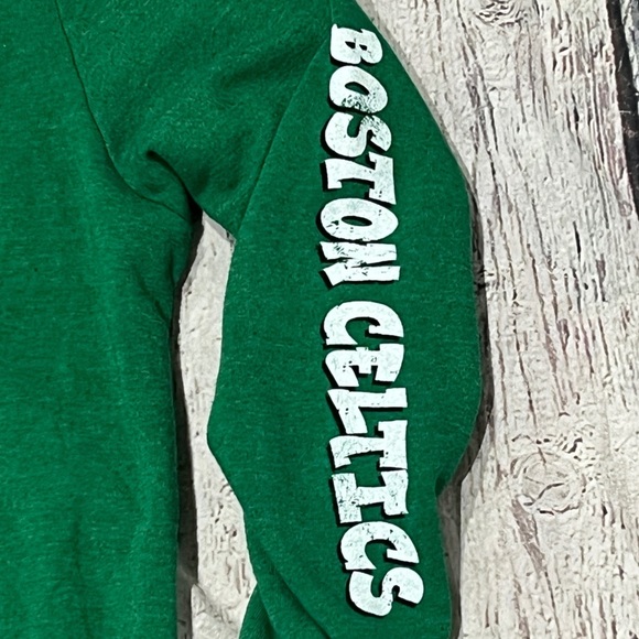 Boston Celtics 2022 NBA Basketball Crewneck Majestic Green Pullover Sweatshirt - Picture 3 of 6